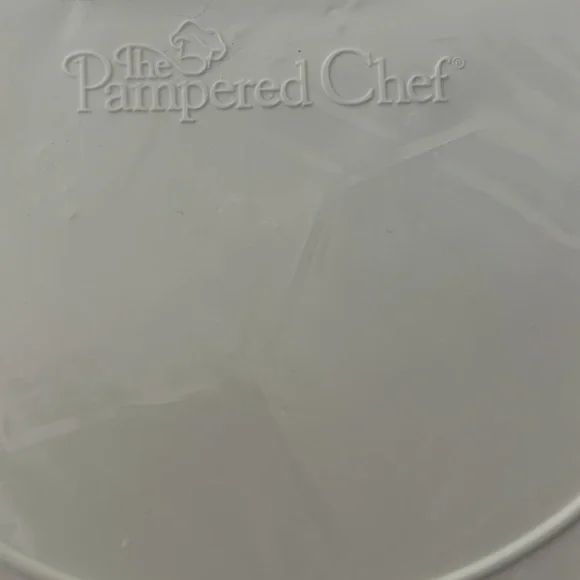Pampered Chef Salad Bowl Lid - Picture 2 of 3